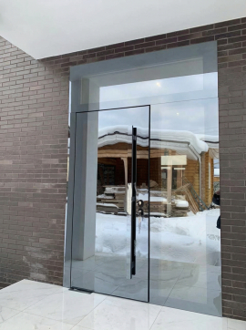 Дверь входная из стекла, фото