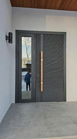 Современная дверь с длинной ручкой, дизайн