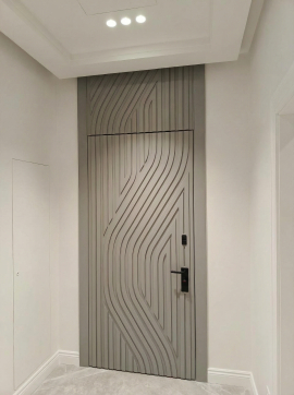 Входная дверь для апартаментов